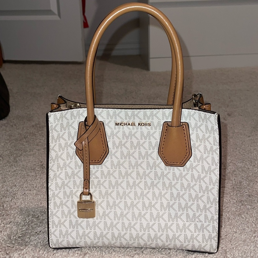 Cream & Tan Michael Kors Shoulder Bag
